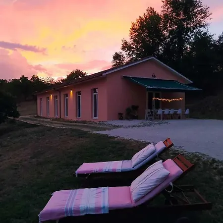 Alloggio per agriturismo Al Respiro Nel Bosco Camporotondo di Fiastrone